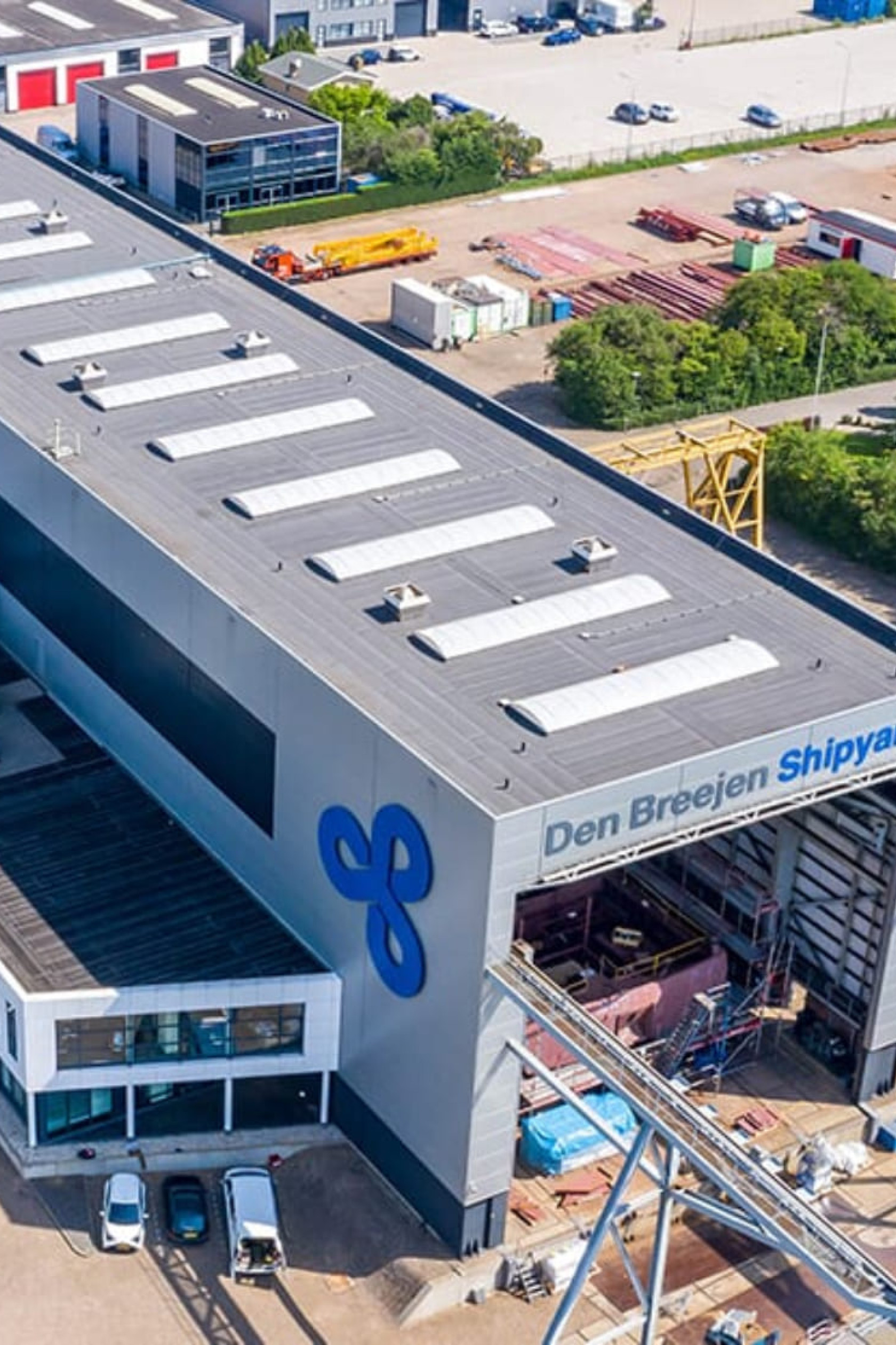 Gevelreiniging bij Den Breejen Shipyard