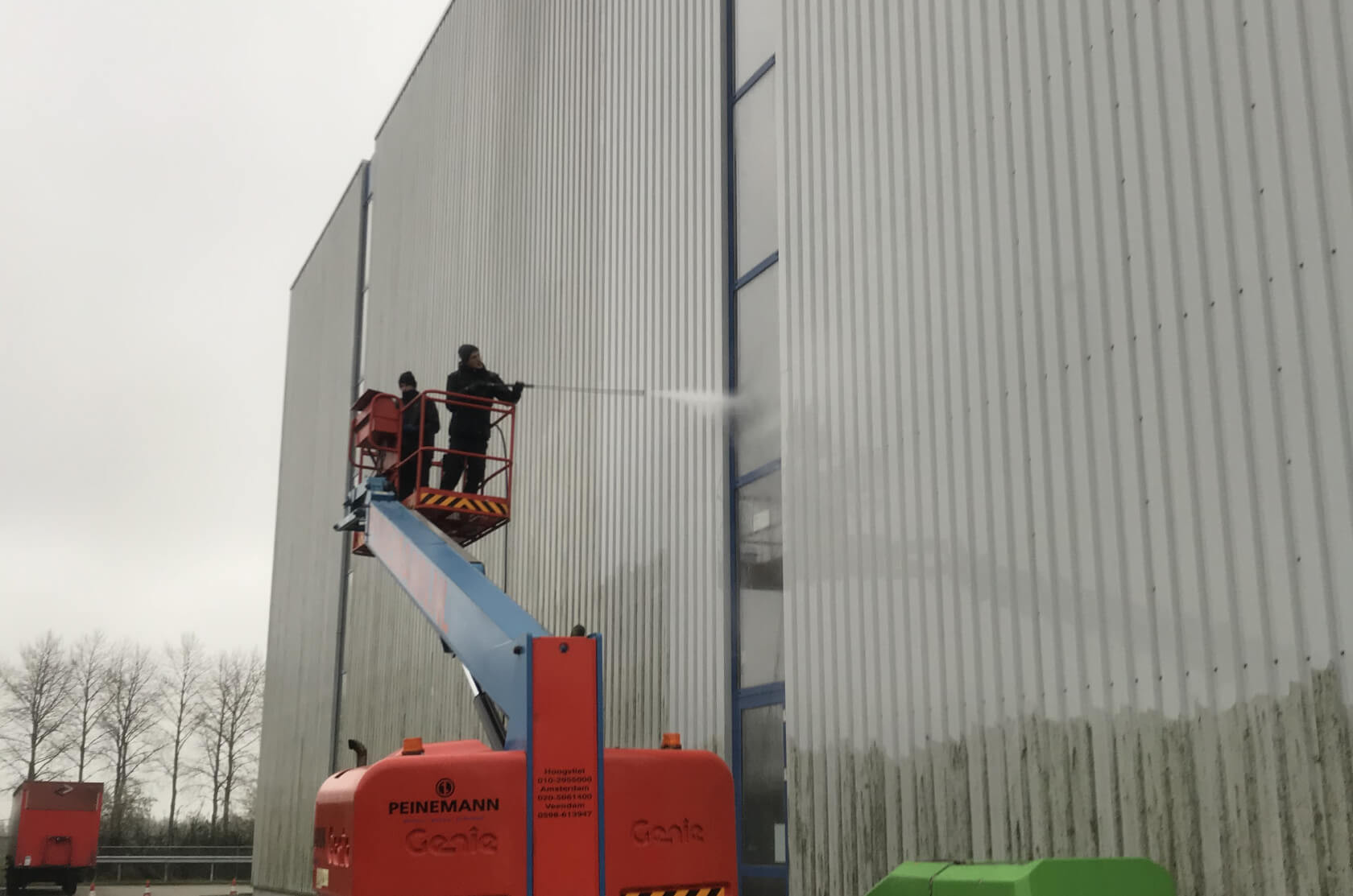 Hogedrukreiniging bij bedrijf